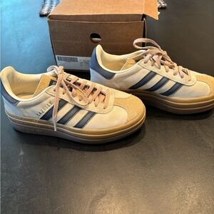 Athletic Adidas Women’s Cream and Blue Sneakers